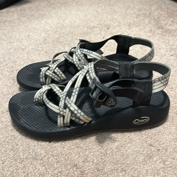 Chaco women’s sandal size 8 - Picture 2 of 5